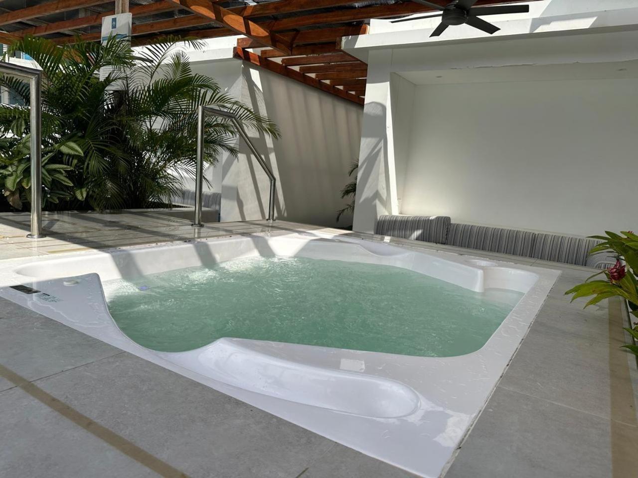 Baia Kristal Penthouse Playa Artificial Más Grande De Colombia